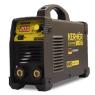 Imagen semi lateral de la Soldadora Inversora Kerher KTI200PRO 200 Amp en color negro y detalles amarillos, con pantalla digital