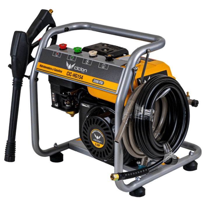 Copia de baterizate (1) Fotografía que muestra la hidrolavadora a gasolina CIC-HG154 en tres cuartos, enseñando sus componentes y partes.